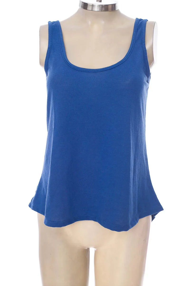 TOP / CAMISETA COLOR AZUL  CARMEL